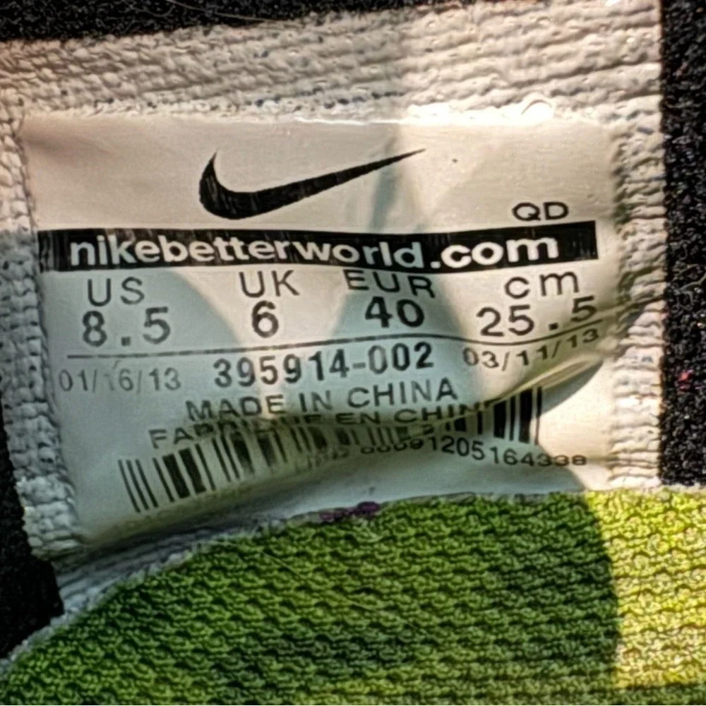 Nike Free Run‎ 2 Black White Running Shoes Womens 8.5 Sneakers 395914-002